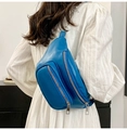 Blauwe PU-leren heuptas voor dames met zilveren ketting en verstelbare schouderriem - Blauw