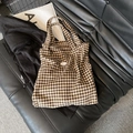Sac fourre-tout à carreaux marron en toile avec double poignée et étiquette Good - Étiquette good / Carreaux Marron