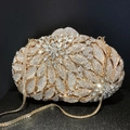 Luxuriöse goldene Clutch-Tasche mit Kristallblumenmuster und Metallkettenriemen - Goldene Basis Weißer Zirkonia