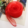 Pañuelo cuadrado de gasa rojo vibrante enrollado en forma de rosa para danza y gala - Rojo