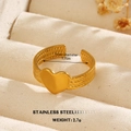 Minimalistischer herzförmiger offener Ring aus goldenem Edelstahl mit Struktur - Texturiertes Band Herz-Stil (ZN1480-1460)