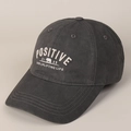 Dettaglio ricamo orso polare su cappellino da baseball in velluto a coste grigio scuro - M (56-58cm) / Nero e Grigio