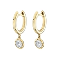 Eleganti orecchini a cerchio dorati con zirconi tondi e perni in argento S925 - Bianco