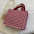 Large capacity tote bag with red and white houndstooth pattern and woven fabric texture - No Pendant / Red