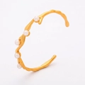 18k gold plated stainless steel open bangle with lava texture and 5 white pearls - Wave Pearl Style / Gold