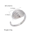Détail bague argentée texturée montrant la taille 16,16 mm et un poids de 4,44 g - Texture de Vague / Argent