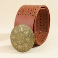 Boho-Gürtel aus braunem PU-Leder mit runder Bronzeschnalle und dreifachen Metallösen - 732 Stil / Camel