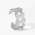 Bracciale rigido a farfalla argento con design traforato in metallo lucido - Bracciale Farfalla Argento (A1117)