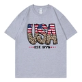 T-shirt gris à col rond avec imprimé léopard drapeau USA et graphique EST 1776 - Gris 318
