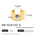 Detail eines zweifarbigen Gold-Silber-Herzrings aus wasserfestem Edelstahl-Material - Goldenes Band Silbernes Herz (NB-R24100-G)