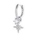 Elegante orecchino a cerchio in argento con zircone scintillante e ciondolo a stella su bianco - Huggie Stella (Singolo)