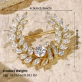 Goldener Blumenkranz-Brosche mit Zirkonia, Größe 4,5 cm x 4 cm, Gewicht 10 g, edles Design - Goldblattkranz (BRS-J436G)