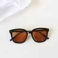 Retro thick square sunglasses in tortoiseshell brown with silver rivets and amber lenses - Black Frame Tea Lens