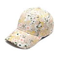 Vue détaillée montrant la broderie florale et le tissu de qualité de cette casquette beige - M (56-58cm) / 1# Beige Floral