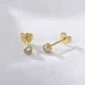 Elegante S925 Silber vergoldete Ohrstecker mit funkelndem Zirkonia in einer Zargenfassung - 925er Silber / Gold