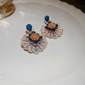 Elegante vintage bloem oorknopjes met blauwe waterdruppels en oranje zirkonia - Vintage Veelkleurige Bloem Stijl (HE31098) / Blauw
