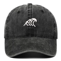 Vintage-Basecap aus gewaschenem schwarzem Denim mit weißer Wellenstickerei und Schirm - Einheitsgröße / Schwarz