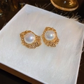 Boucles d'oreilles vintage dorées texturées avec perles irisées sur peluche blanche - 8# Clip-on - Or (Placage Écologique)