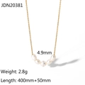 Détail du collier en acier doré 18K avec perles d'eau douce de 4,9mm pour femme - Chaîne de Clavicule avec 5 Perles Baroques d'Eau Douce Naturelles (JDN20381)