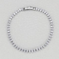 Dettaglio del bracciale in argento con zirconi a marquise e chiusura di precisione - Oro Bianco