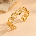 Goldenes Armband aus Titanstahl mit Blattmuster und gehämmerter Oberfläche für Damen - C-Form Überkreuzschleife-Stil (G415)