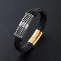 Pulsera para hombre de cuero trenzado negro con detalles plateados y cierre magnético dorado - Dorado