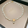 Collier de perles élégant plaqué or 18 carats avec pendentif vintage sur support cuir - Collier Pierre De Lune Irrégulier (HN5724)
