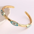 Bracelet jonc doré en C avec breloques œil grec en émail bleu sur fond blanc - Bleu Ciel/Blanc/Noir (SL115-1)