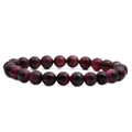 Pulsera de cuentas de ojo de tigre fucsia con brillo de seda en fondo blanco - Diámetro de cuenta 8mm / Ojo de Tigre Rosa Rojo