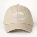 Khaki katoenen baseballpet met wit Support Day Drinking borduursel en een gebogen klep - Licht kaki