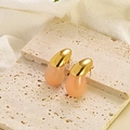 Fashionable teardrop stud earrings in polished gold metal and peach resin stone - Orange