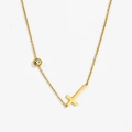 Elegante goudkleurige titanium stalen ketting met kruishanger en kristal op witte achtergrond - Kruis Ketting (Goud)