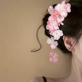 Eleganter Haarclip aus rosa Stoffblumen mit hängenden Quasten für süßen Look - Blumen-Haarspange mit Quaste (74#) / Rosa