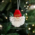 Gnomo Babbo Natale fatto a mano con cappello rosso e scritta LOVE dorata - Babbo Natale con Perle di Legno