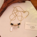 Retro-Edelstahlkette mit rotem Herz und weißer Perle in edler Goldoptik für Damen - Herz