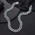 Dettaglio macro di catena cubana d'argento con pavé di gemme blu e bianche di lusso - 18 Pollici (45cm) / Argento Blu Mare Bianco