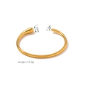 Dettaglio del bracciale aperto in acciaio inossidabile dorato 18k con punte a goccia - Stile Aperto a Goccia d'Acqua (JC-24328-9-4) / 4.6mm / Oro