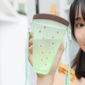 Watermeloen vormige plastic drinkfles met rietje en kiwi patroon draagriem - 320ml / Groene Kiwi