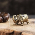 Statua miniatura di rinoceronte in ottone vintage per arredo, 2 cm x 3,5 cm - Rinoceronte Stile B