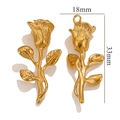 Dettaglio del ciondolo a forma di rosa placcato oro 18K con misure 33mm per 18mm - Oro Rosa a 3 Foglie