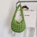 Borsa nuvola trapuntata in verde erba con trama a pieghe imbottita da donna - Verde Frutta