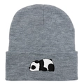 Graue Strickmütze mit süßer Panda-Stickerei am Umschlag für warme Wintertage - 54-60cm / Hellmeliertes Grau