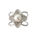 Elegante anello di perle argento con incastonatura floreale in zircone e doppia fascia - Fiore di Perla Argentato