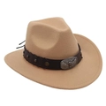 Detailansicht eines Western-Cowboyhuts mit Lederband und Ochsenkopf-Metallschnalle - Einheitsgröße / Camel