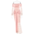 Elegante roze kanten maxi-jurk met blote schouders en gedrapeerde details in de taille - S / Roze