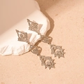 Detalle de pendientes de gota de plata de lujo con flecos de diamantes de imitación - Pin de Plata - Pendientes de Gota de Agua Con Diamantes de Imitación Plateados