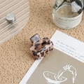 Elegant tortoiseshell pattern acetate hair claw clip for women's hair styling - Light Leopard