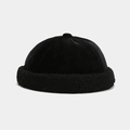 Detalle de la corona de terciopelo negro y borde de borreguito en un gorro docker de invierno - Ajustable / Negro
