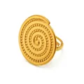Dettaglio dell'ampio anello in acciaio inossidabile dorato con superficie a spirale - Stile Spirale Cappello di Paglia Oro (A995) / Oro