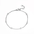 Elegantes Titanstahl-Armband mit sieben runden Kristallen und verstellbarem Verschluss - Sieben Diamanten / Silber